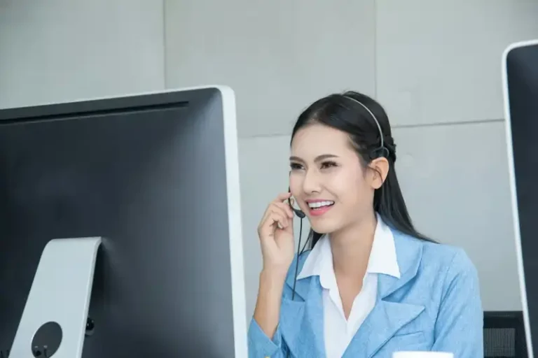 Επικοινωνία Tsekouras Security μέσω τηλεφώνου και email